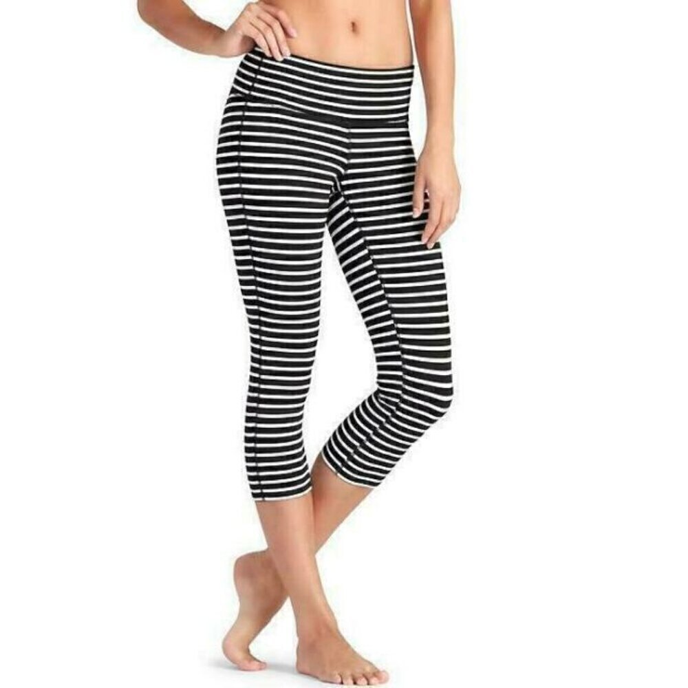 Athleta Womens Capri Leggings XS Stripes Chaturanga Crop Black White